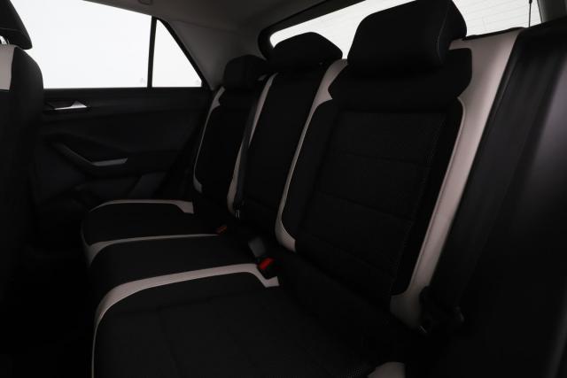 Volkswagen T-Roc image 9