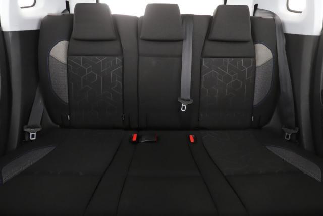 Peugeot 2008 image 8