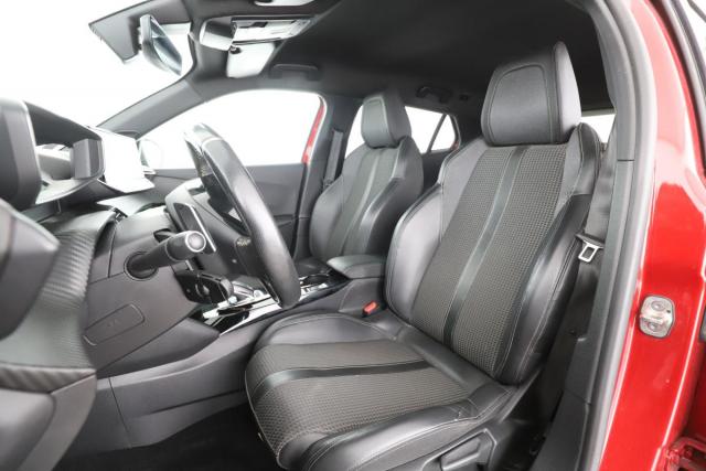 Peugeot 2008 image 6