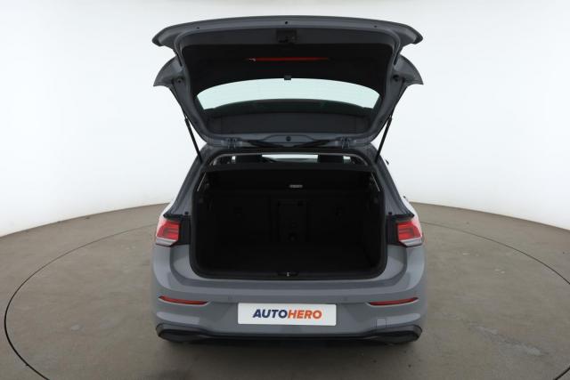 Volkswagen Golf image 9