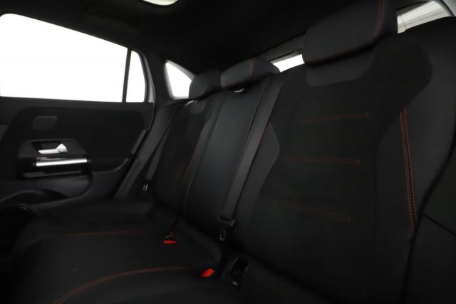Mercedes Benz Gla image 5