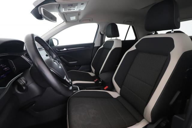 Volkswagen T-Roc image 2