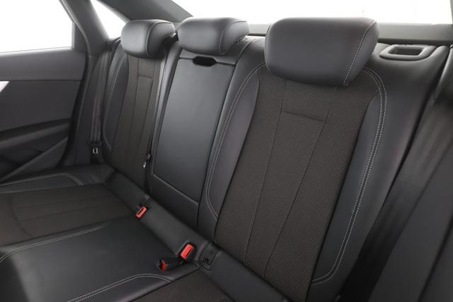 Audi A4 image 2
