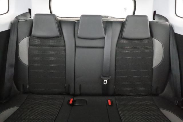 Peugeot 2008 image 1