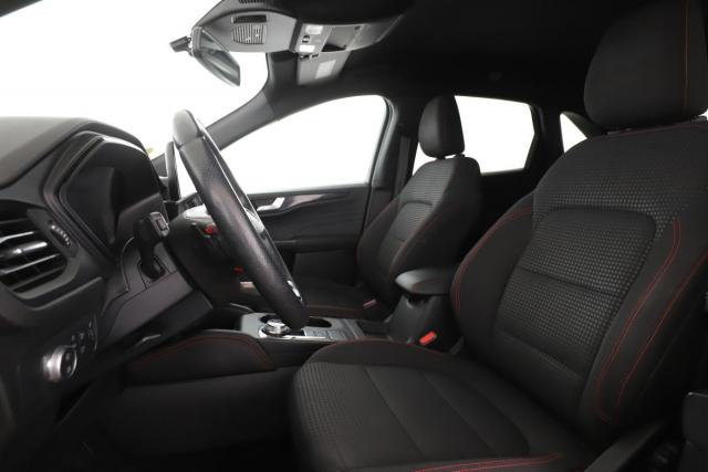 Ford Kuga image 8