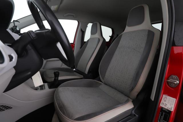 Volkswagen Up! image 1