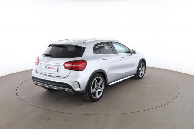 Mercedes Benz Gla image 2