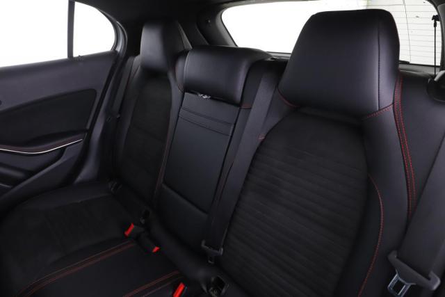 Mercedes Benz Gla image 1