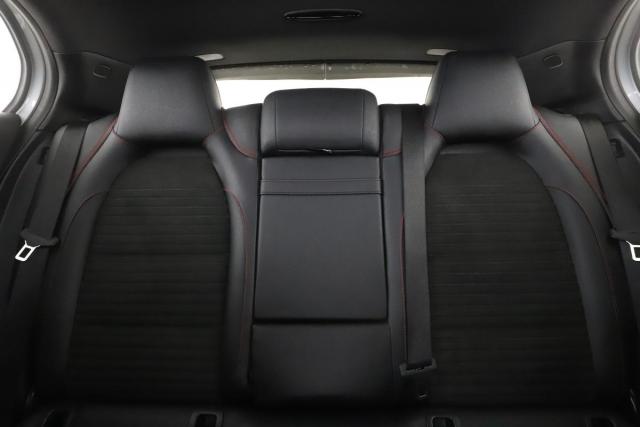 Mercedes Benz Gla image 5