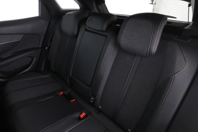 Peugeot 3008 image 2