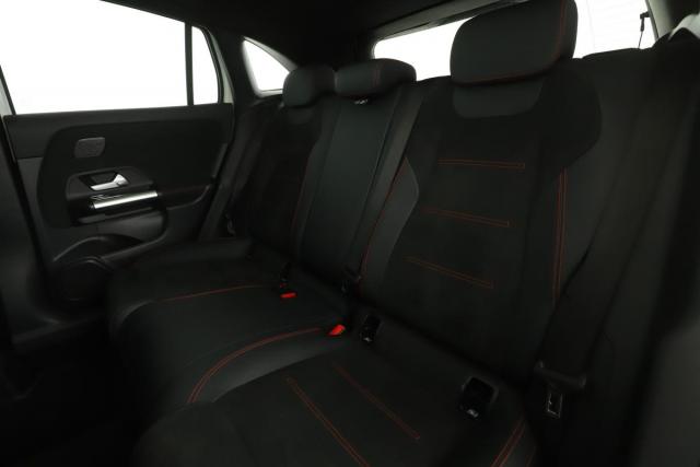 Mercedes Benz Gla image 9