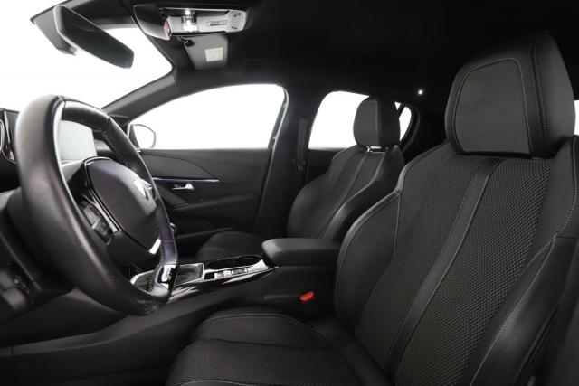 Peugeot 208 image 9