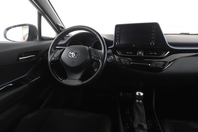 Toyota C-Hr image 6