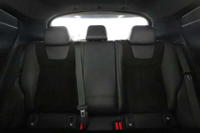 Toyota C-Hr image 9