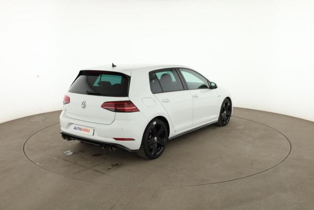 Volkswagen Golf image 8