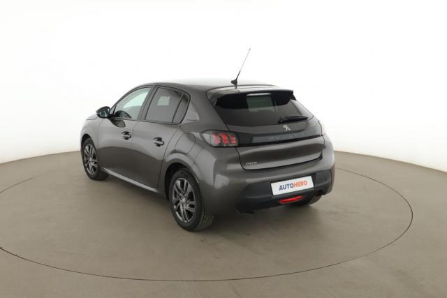 Peugeot 208 image 8