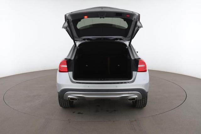 Mercedes Benz Gla image 8