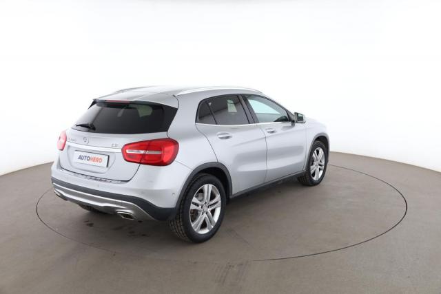 Mercedes Benz Gla image 9
