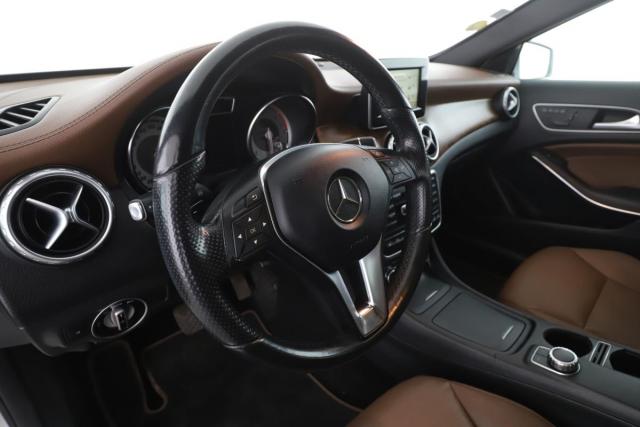 Mercedes Benz Gla image 1