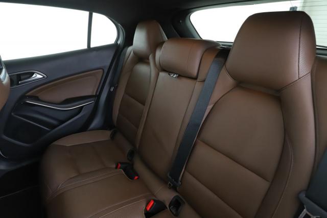 Mercedes Benz Gla image 5