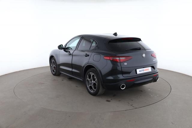 Alfa Romeo Stelvio image 7