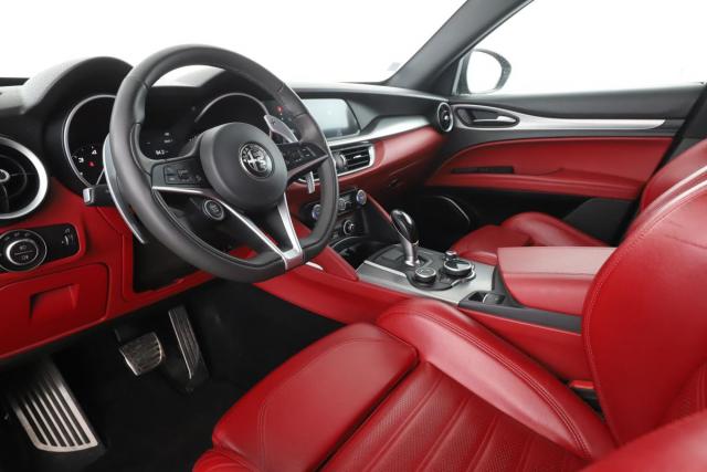 Alfa Romeo Stelvio image 3