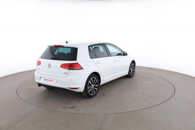Volkswagen Golf image 8