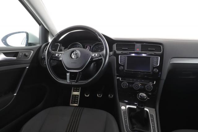Volkswagen Golf image 9