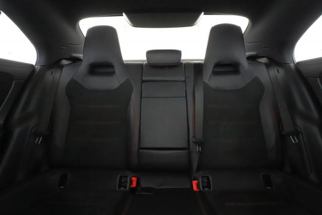 Mercedes Benz Cla image 9