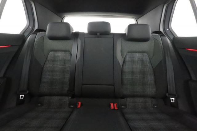 Volkswagen Golf image 4