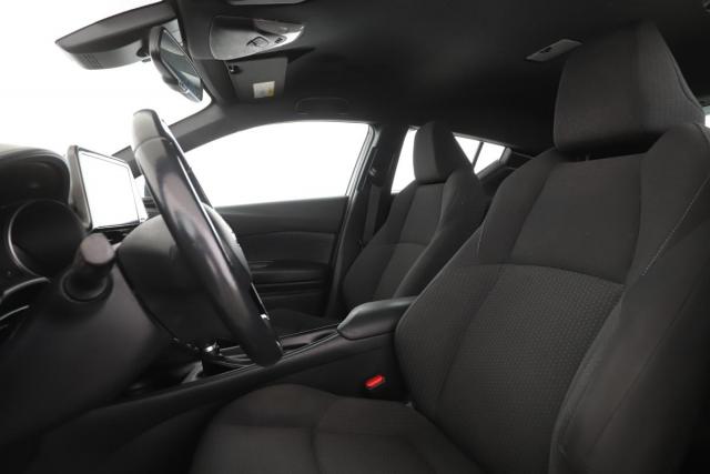 Toyota C-Hr image 8