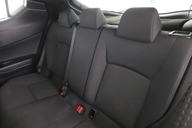 Toyota C-Hr image 5