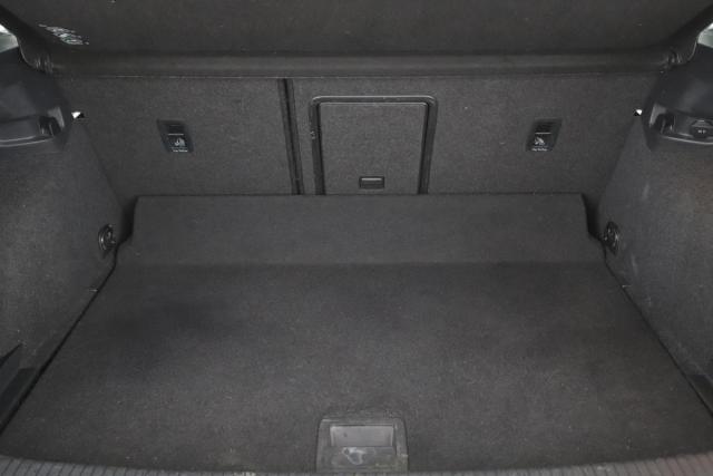 Volkswagen Golf image 8