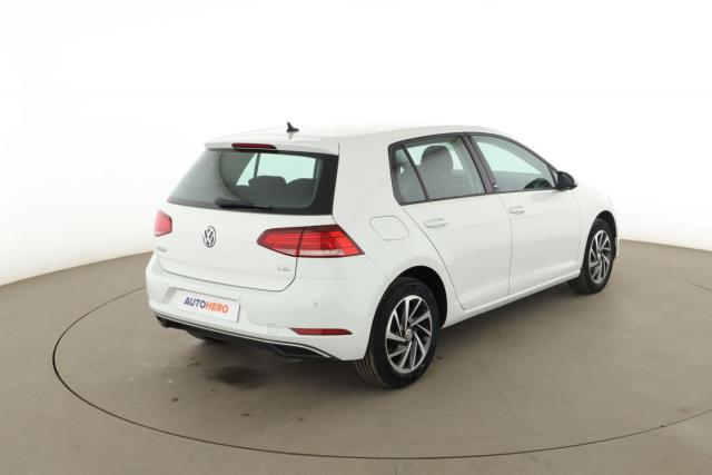 Volkswagen Golf image 5
