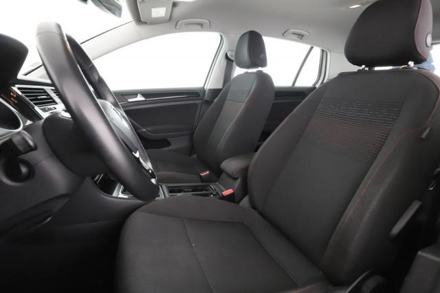 Volkswagen Golf image 2