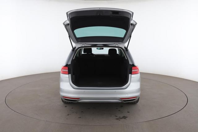 Volkswagen Passat Sw image 9