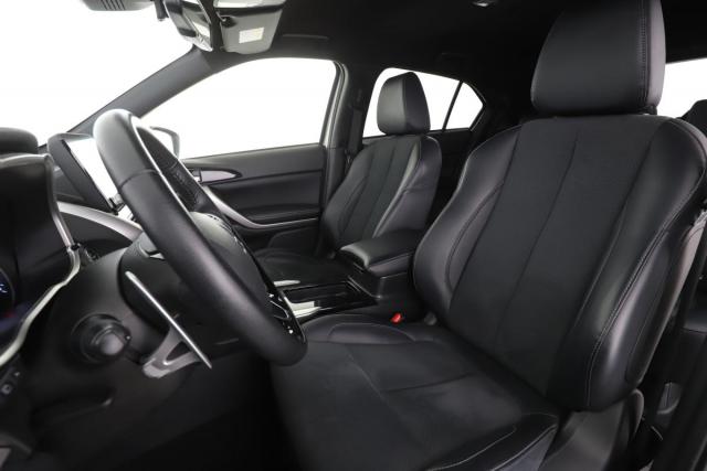 Mitsubishi Eclipse Cross image 1