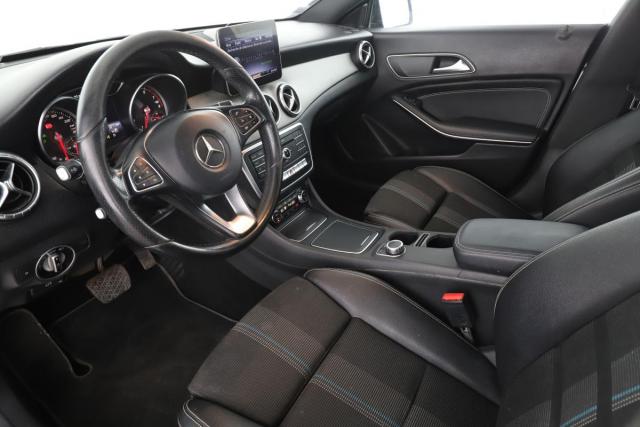 Mercedes Benz Cla image 9