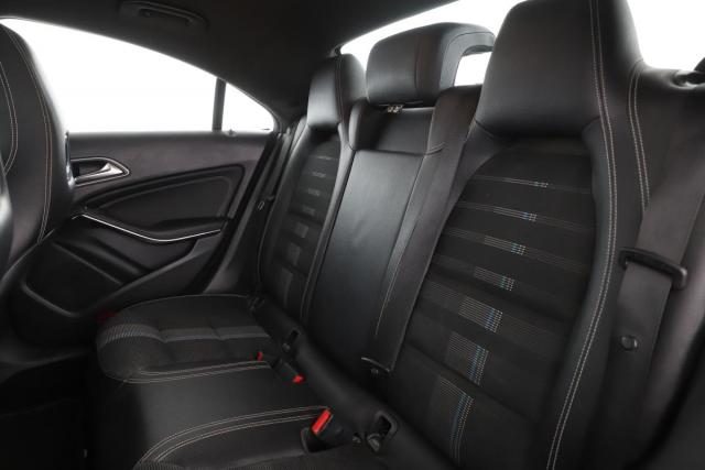 Mercedes Benz Cla image 8