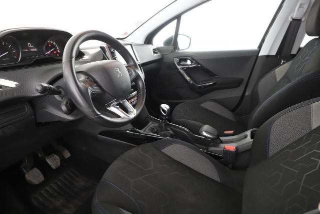 Peugeot 2008 image 6