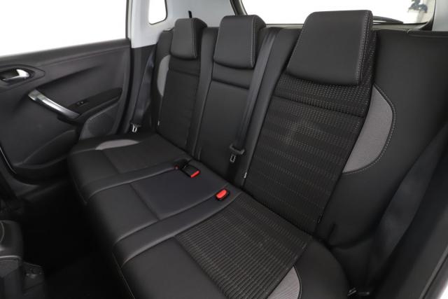 Peugeot 2008 image 3
