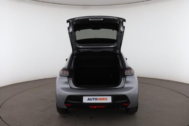 Peugeot 208 image 8