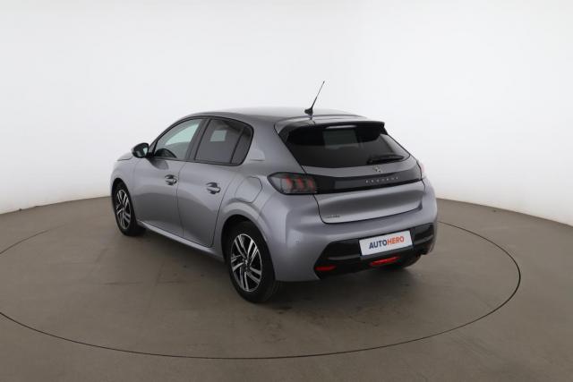 Peugeot 208 image 1