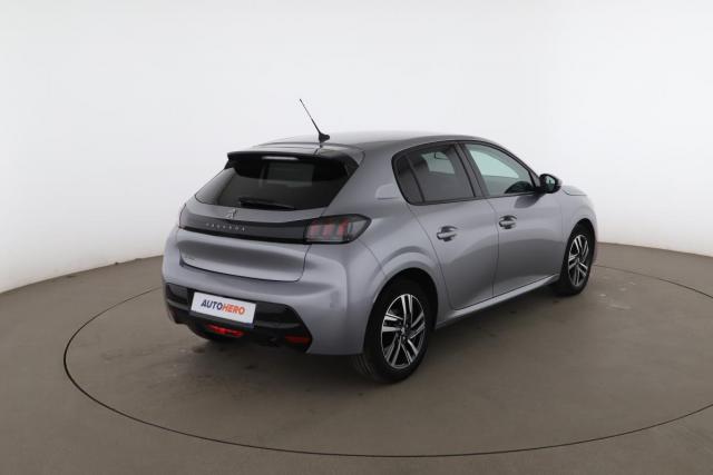 Peugeot 208 image 9