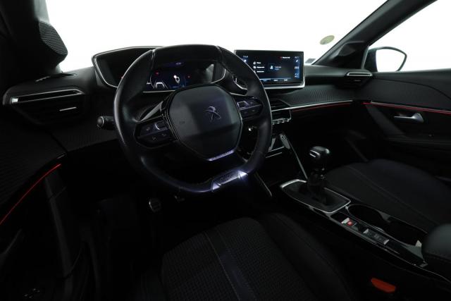 Peugeot 208 image 9