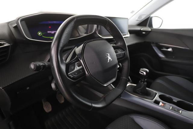 Peugeot 2008 image 2