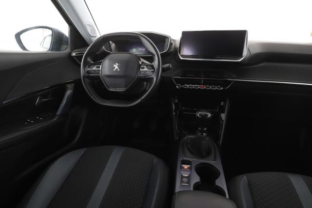 Peugeot 2008 image 3