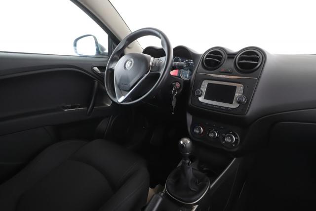 Alfa Romeo Mito image 9
