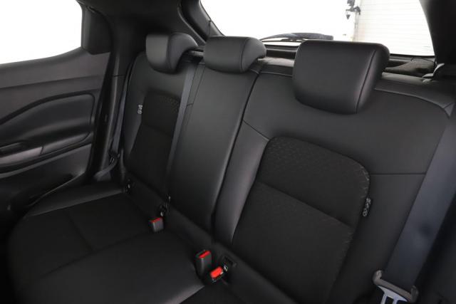 Nissan Juke image 9