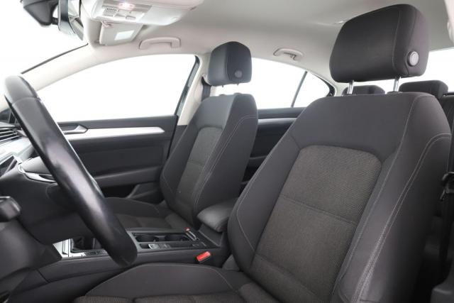 Volkswagen Passat image 5